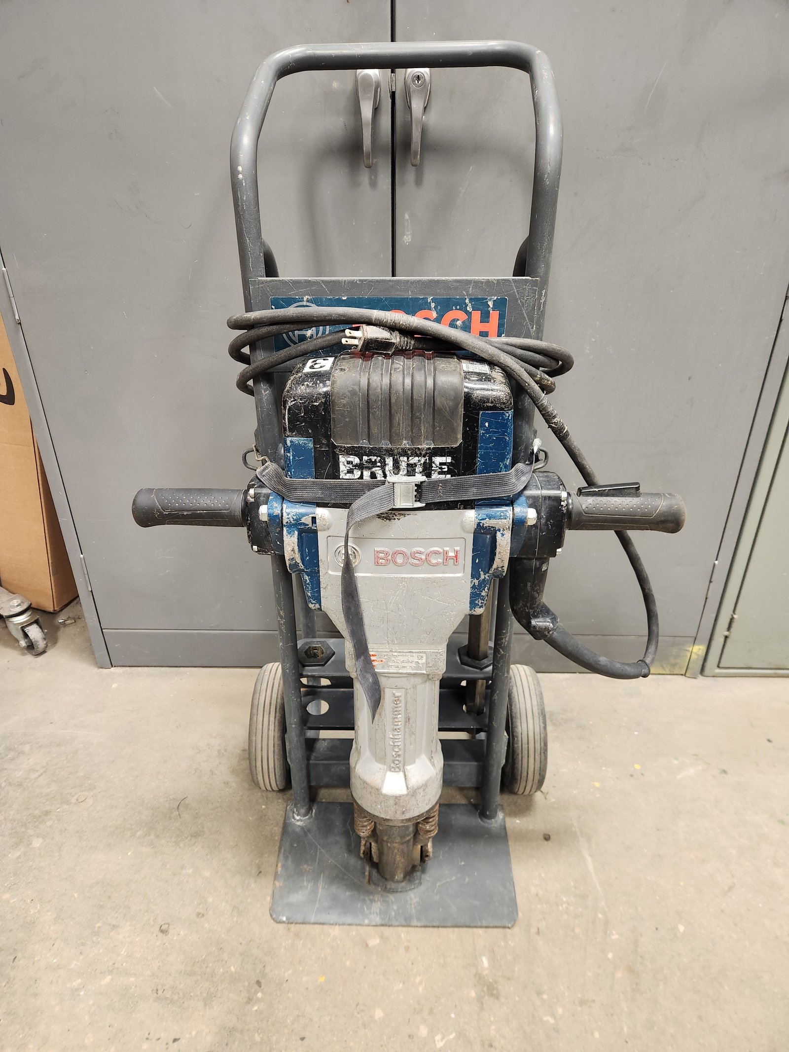 Bosch Brute Turbo Breaker Hammer 70# w/Cart #4 - Full size