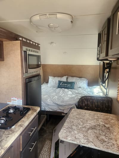 2016 Forest River Rpod 17' BP Camper - Image 9