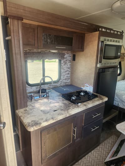 2016 Forest River Rpod 17' BP Camper - Image 10