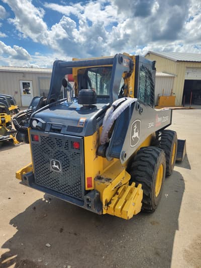2022 Deere 324G Wheeled Skid Steer - Image 4