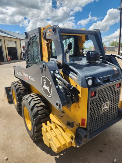 2022 Deere 324G Wheeled Skid Steer - Image 3