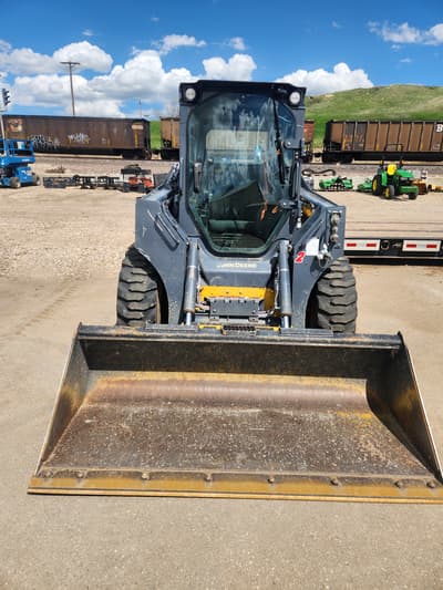 2022 Deere 324G Wheeled Skid Steer - Image 5