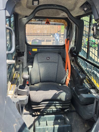 2022 Deere 324G Wheeled Skid Steer - Image 6