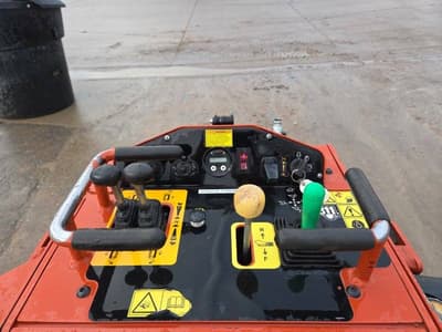 2022 Ditch Witch SK900 Stand-On Skid Steer - Image 7