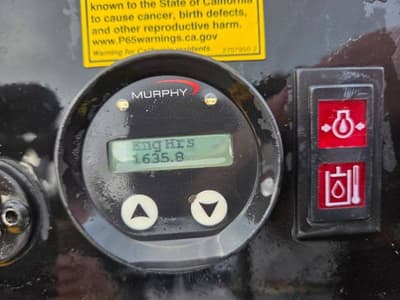 2022 Ditch Witch SK900 Stand-On Skid Steer - Image 4