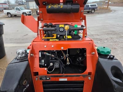 2022 Ditch Witch SK900 Stand-On Skid Steer - Image 8