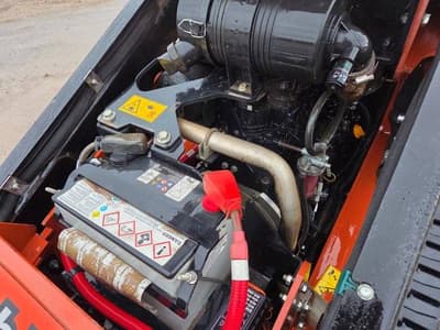 2022 Ditch Witch SK900 Stand-On Skid Steer - Image 5