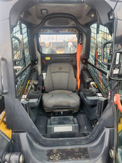 2023 Deere 325G Tracked Skid Steer - Image 6
